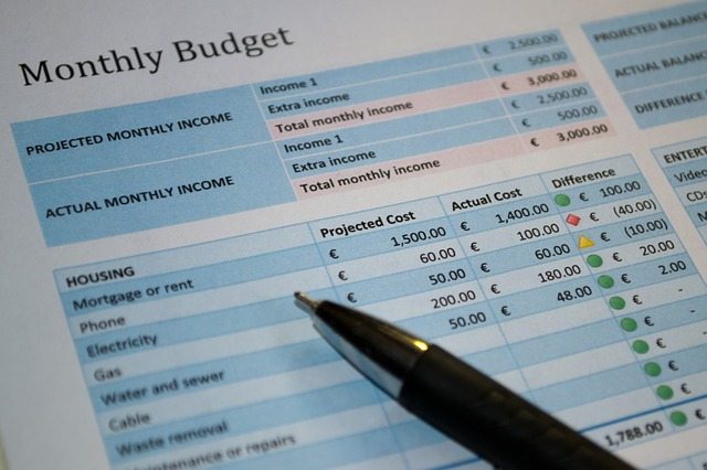 Discuss finances - Pixabay accounting-57284_640
