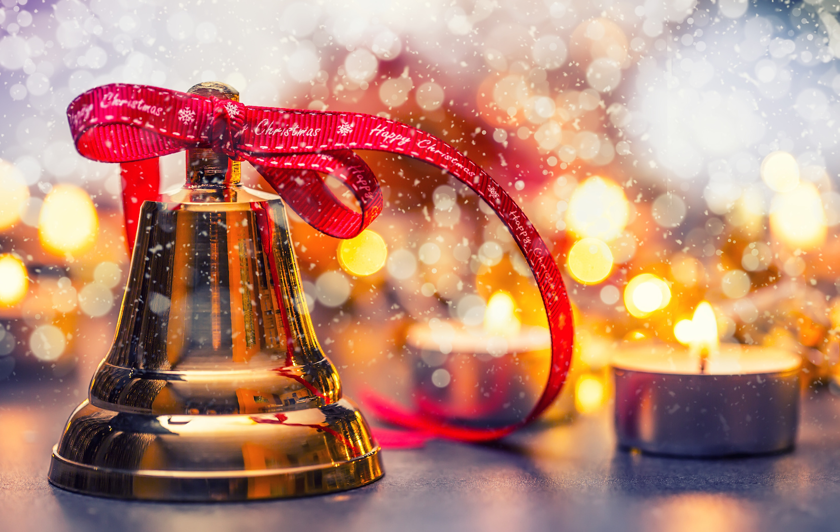 Christmas Bell - AdobeStock_127619858